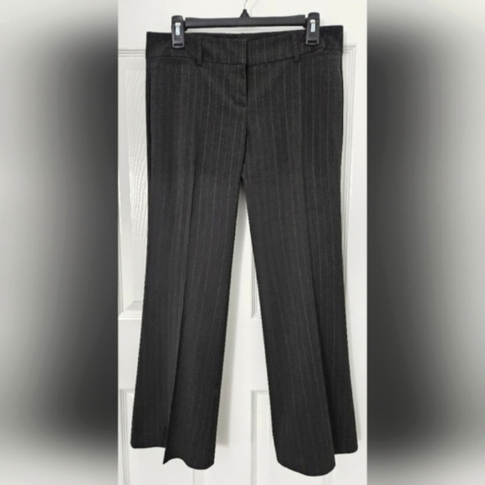 NEW YORK & CO FLARE LEG PANTS SZ 6 PETITE GRAY